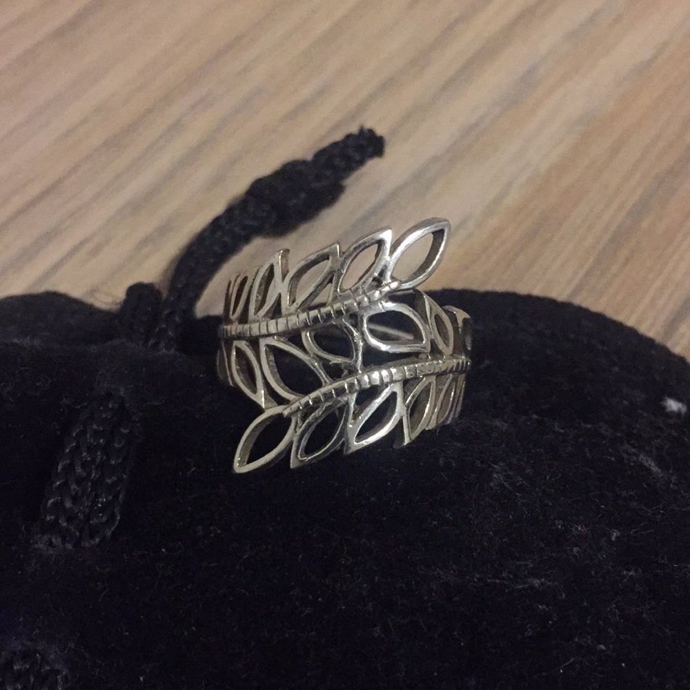 Sterling silver leaf ring